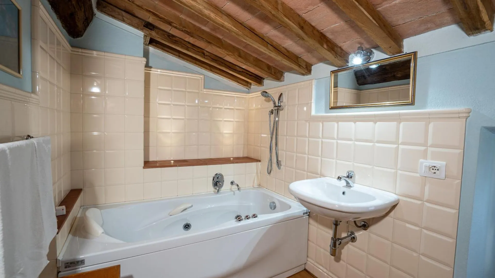 Farm stay Agriturismo Casa Del Chiodo Torniella Italy